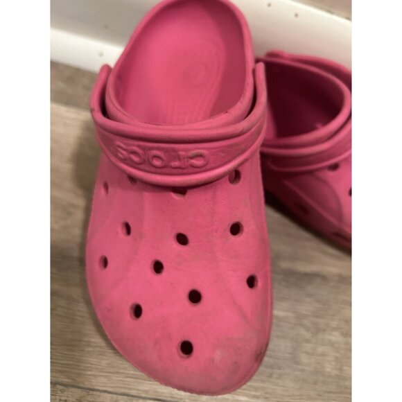 Pink Crocs Kids Classic Clog Shoes Size J2 - Picture 2 of 4